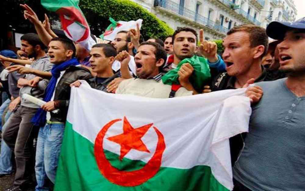 الجزائريين