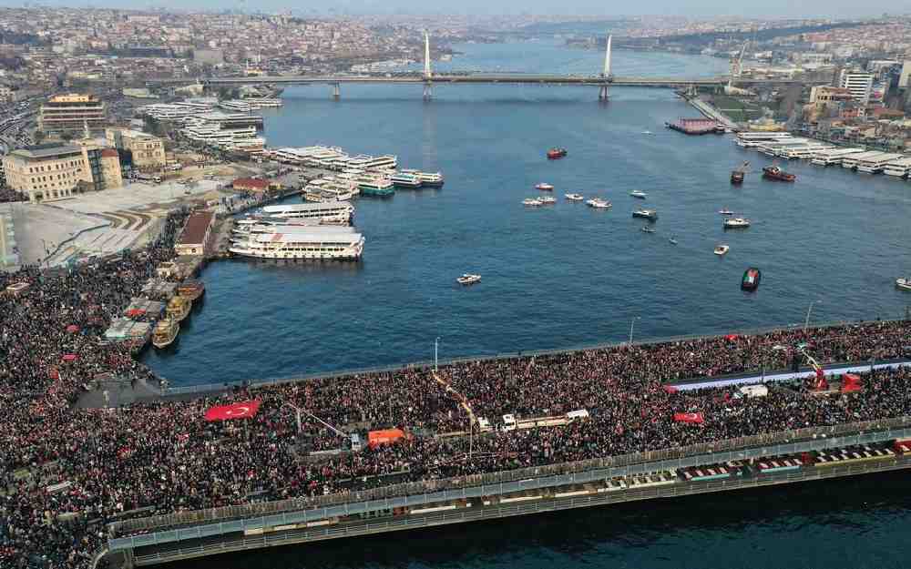 مسيرة ضخمة في إسطنبول
