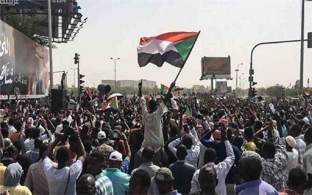 تظاهرات تطالب بحكم مدني في السودان