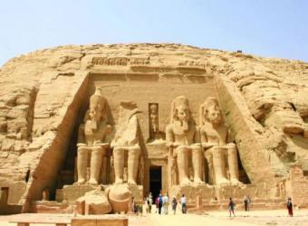 السياح هربوا من مصر