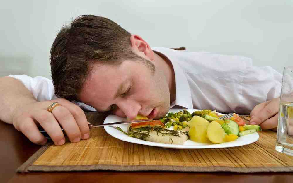 تأثير الطعام على النوم