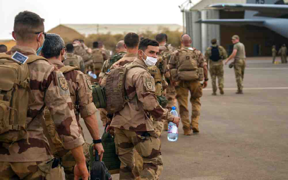 إلغاء الاتفاقيات الدفاعية مع فرنسا