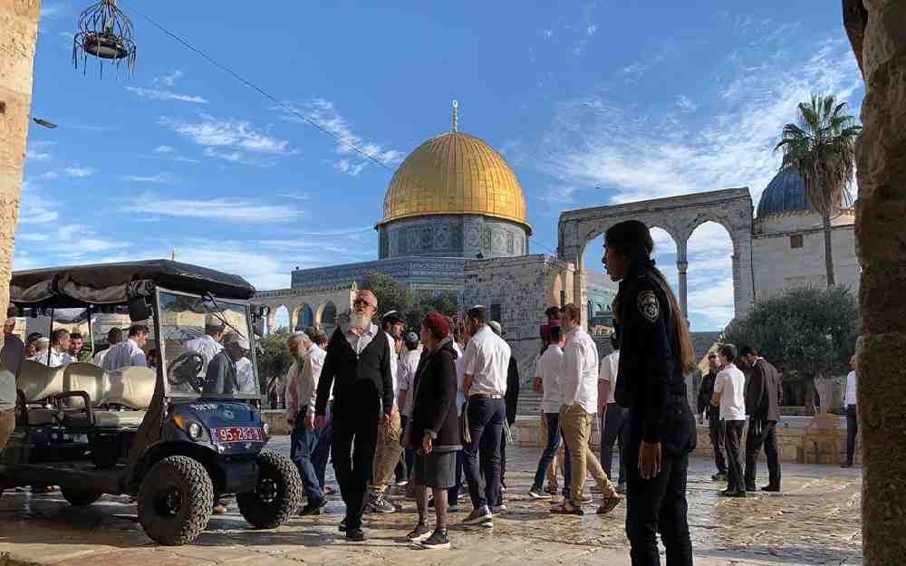 باحات المسجد الأقصى