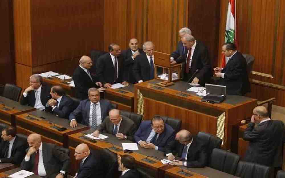 التصويت في مجلس النواب اللبناني لانتخاب رئيس للجمه