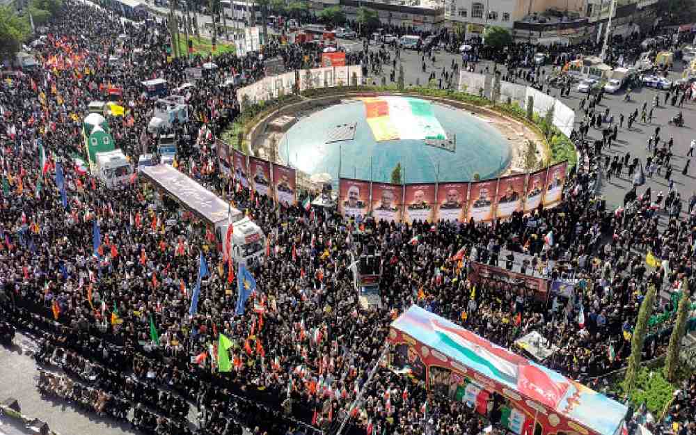 تشييع كبار القادة العسكريين والعلماء النوويين