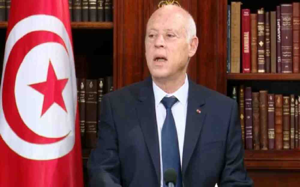 قيس سعيّد يجر تونس إلى كارثة