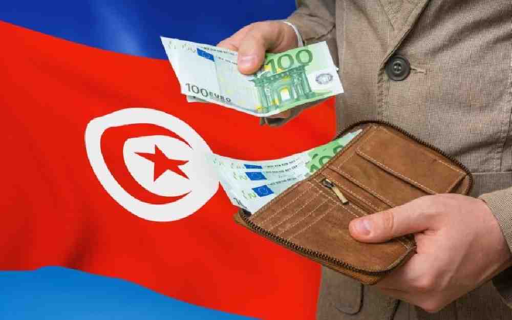 هبوط قيمة اليورو مقابل الدولار