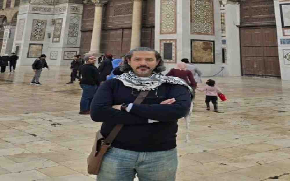 الشاعر والناشط المصري عبد الرحمن يوسف القرضاوي