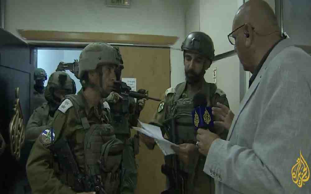 الاحتلال يقتحم مكتب قناة الجزيرة