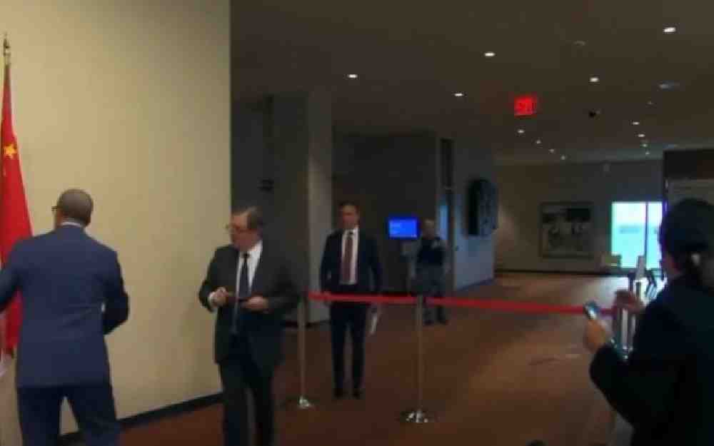 حجب السفير المغربي للراية الجزائرية