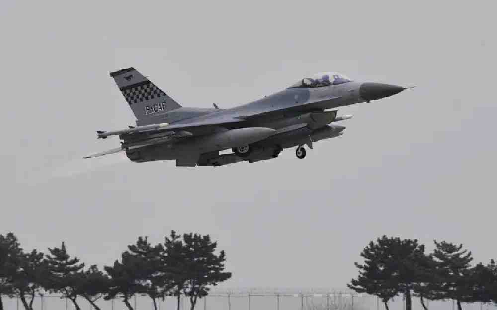 مقاتلة من طراز F-16