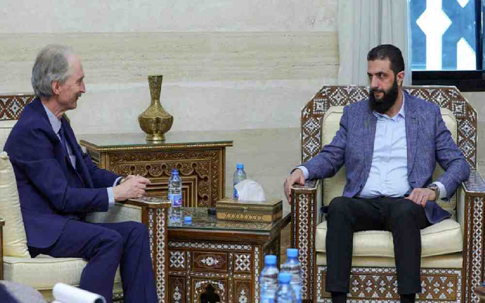 أحمد الشرع مع مبعوث الأمم المتحدة