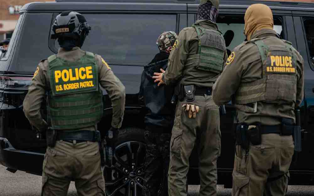 قوات الهجرة تقتل مواطنة في مدينة مينيابوليس