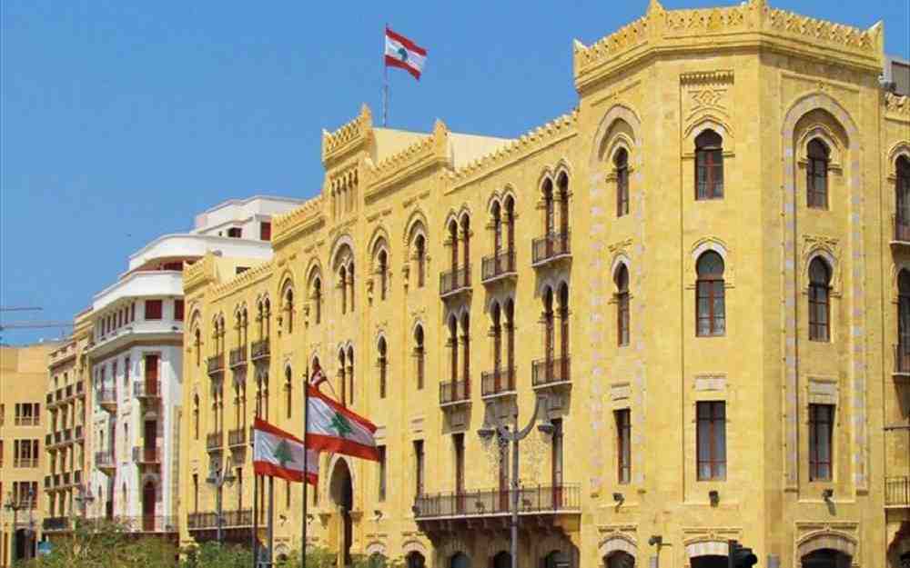 الاحتلال يهدد بقصف بيروت