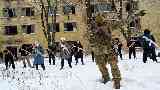 أوكرانيون يتدربون بين الثلوج